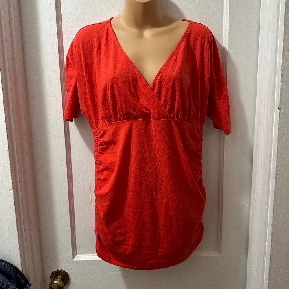 Old Navy Maternity Red Short Sleeve Top in M‎